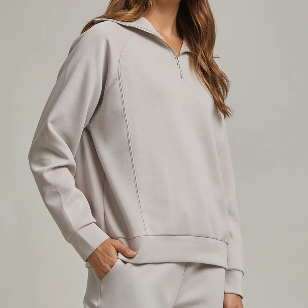 Elegant Beige/Grey Women's Three Quarter Zip and Joggers - Picture 4 of 6